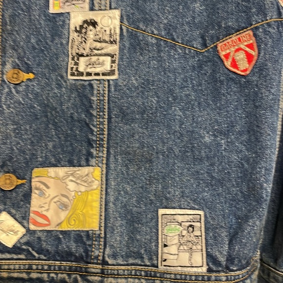 Jean jacket with patchwork - Picture 3 of 7